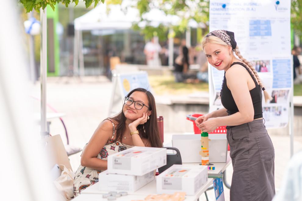 Beim Tag der offenen Tür auf dem Campus in KaLi